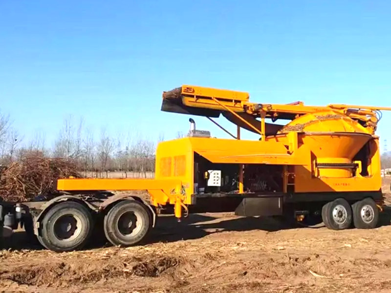 移動式樹根粉碎機(jī).jpg 移動式樹根粉碎機(jī).jpg