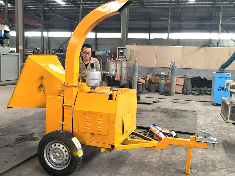 樹枝粉碎機(jī).jpg 樹枝粉碎機(jī).jpg