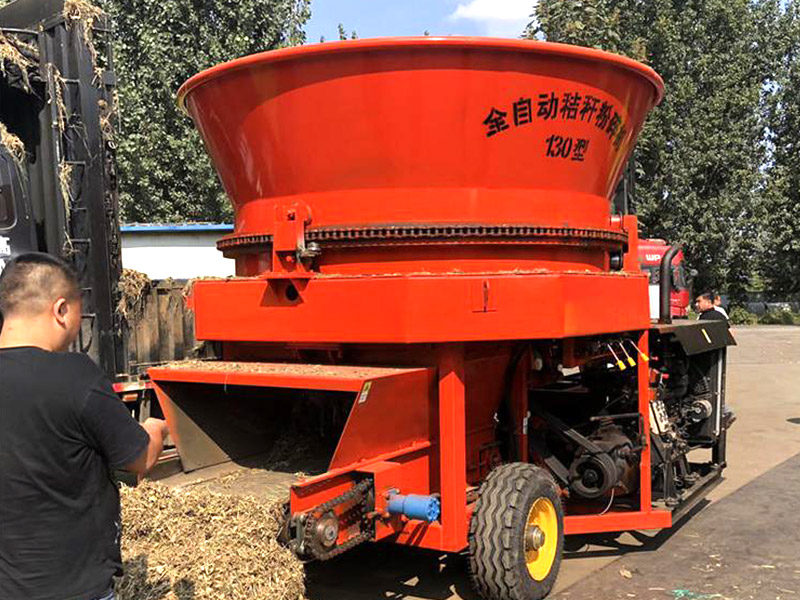 稻草捆粉碎機.jpg 稻草捆粉碎機.jpg