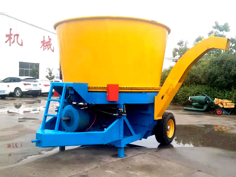 稻草捆粉碎機.jpg 稻草捆粉碎機.jpg