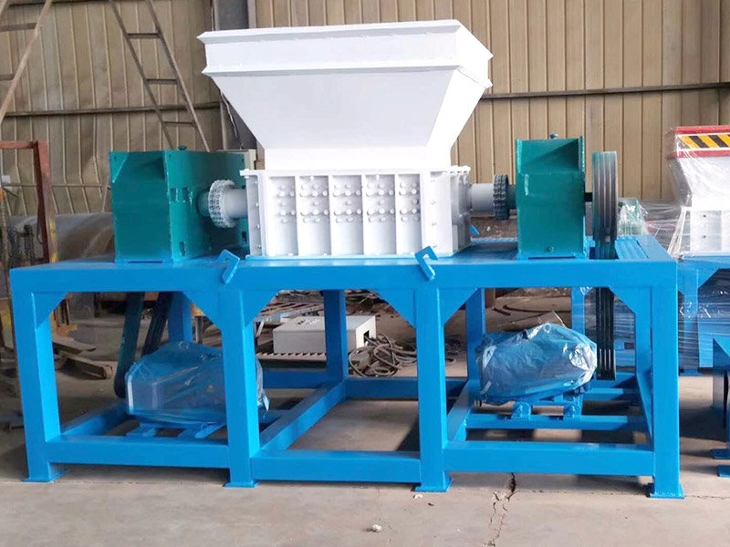 編織袋撕碎機(jī).jpg 編織袋撕碎機(jī).jpg