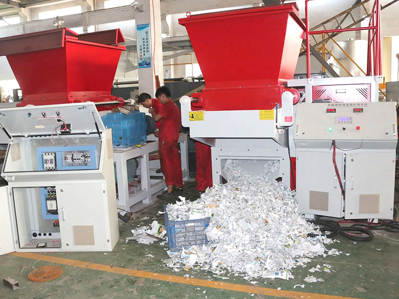 編織袋撕碎機(jī).jpg
