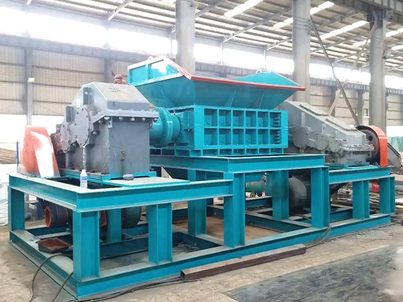 金屬撕碎機(jī).jpg 金屬撕碎機(jī).jpg