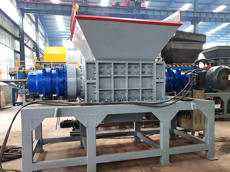 雙軸撕碎機(jī).jpg 雙軸撕碎機(jī).jpg